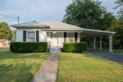 2136 N Hoffman Ave, Springfield, MO 65803 photo 1