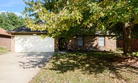 2126 S Broadway Ave, Springfield, MO 65807 photo 1