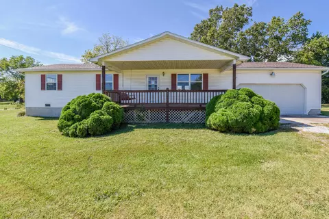 731 E Center Ave, Seymour, MO 65746 photo 1