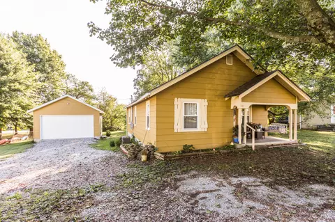 210 S Delaware St, Nixa, MO 65714 photo 1