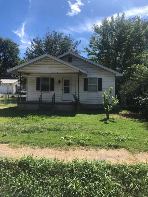 2710 E Blaine St, Springfield, MO 65803 photo 1