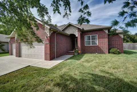 5645 W Sunflower Dr, Springfield, MO 65802 photo 1