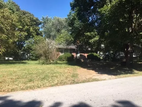 505 E Burford St, Marshfield, MO 65706 photo 1