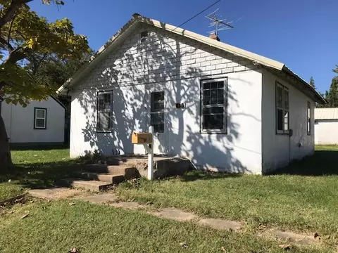 619 E Washington St, Marshfield, MO 65706 photo 1