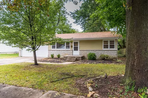 225 E Seminole St, Springfield, MO 65807 photo 1