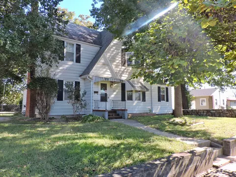 2018 N Campbell Ave, Springfield, MO 65803 photo 1