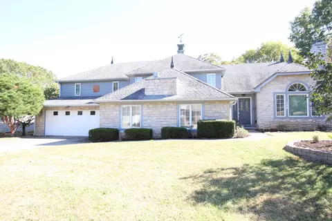 168 Regent Dr, Branson, MO 65616 photo 1