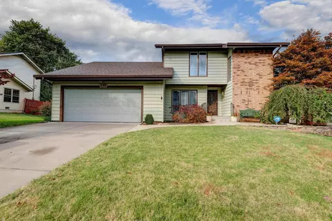 1447 W Highland St, Springfield, MO 65807 photo 1