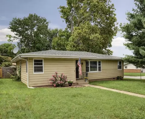 1847 S Broadway Ave, Springfield, MO 65807 photo 1