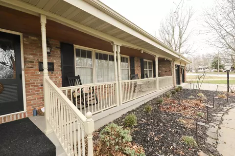 2746 S Luster Ave, Springfield, MO 65804 photo 1
