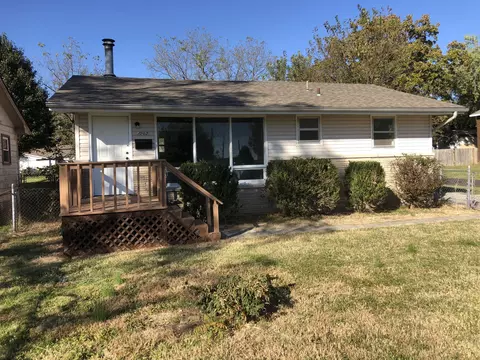 1903 W Scott St, Springfield, MO 65802 photo 1