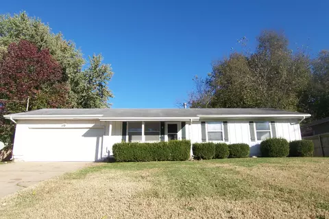 3240 N Stewart Ave, Springfield, MO 65803 photo 1