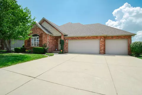 1102 E Torrey Pines Dr, Ozark, MO 65721 photo 1