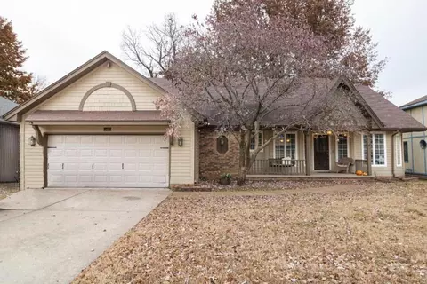 1427 W Mcgee St, Springfield, MO 65807 photo 1