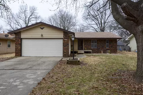 2535 S Collinson Ave, Springfield, MO 65804 photo 1