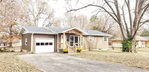 2715 E Lombard St, Springfield, MO 65802 photo 1