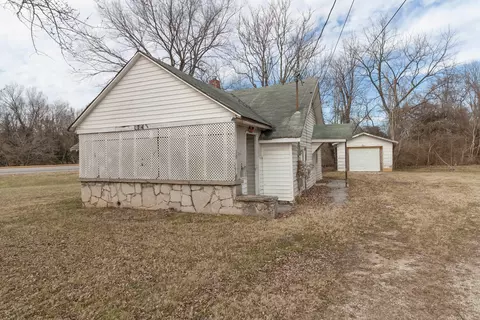 1741 W Lombard St, Springfield, MO 65802 photo 1