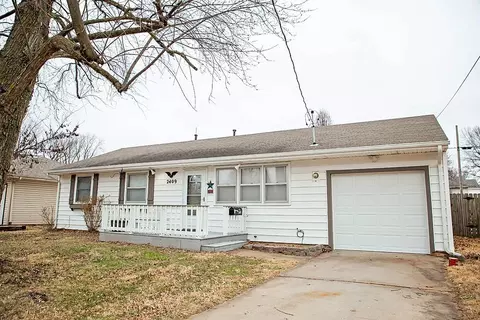 2409 W Bodeb St, Springfield, MO 65802 photo 1