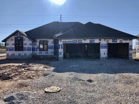 5302 E Wild Horse Dr, Springfield, MO 65802 photo 1