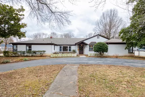 2111 S Dollison Ave, Springfield, MO 65807 photo 1