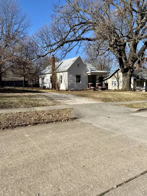2121 N Boonville Ave, Springfield, MO 65803 photo 1