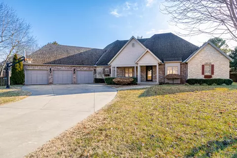 1402 W Blakey St, Springfield, MO 65810 photo 1