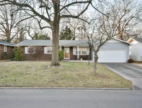 663 S Grandview Ave, Springfield, MO 65802 photo 1