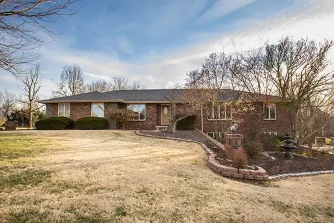 1652 E Arlington Rd, Springfield, MO 65804 photo 1
