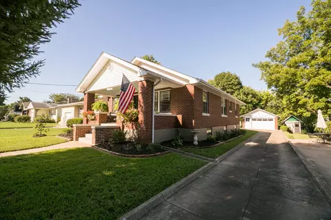 2139 N Douglas Ave, Springfield, MO 65803 photo 1