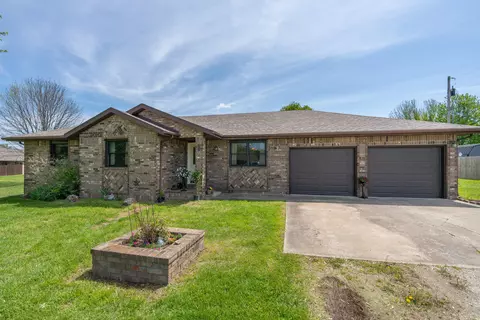 302 Rogers Ct, Sparta, MO 65753 photo 1