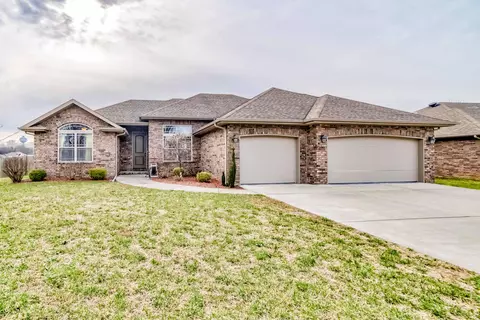 1102 Bryce St, Nixa, MO 65714 photo 1