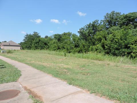 2935 W Augusta Hills St, Springfield, MO 65803 photo 1