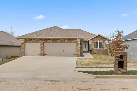 2103 N Bradbury Ln, Ozark, MO 65721 photo 1
