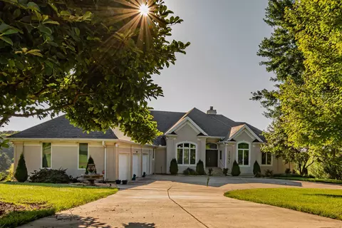 3895 E Pond Apple Dr, Springfield, MO 65809 photo 1