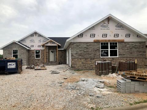 586 E Katella Cir, Nixa, MO 65714 photo 1