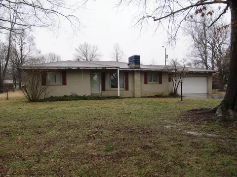 2405 E Broadmoor St, Springfield, MO 65804 photo 1