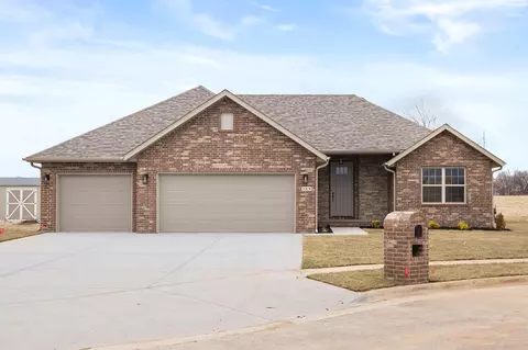 254 E Lombardy Dr, Republic, MO 65738 photo 1