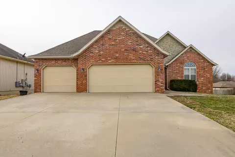 5561 S Pinehurst Ave, Springfield, MO 65810 photo 1