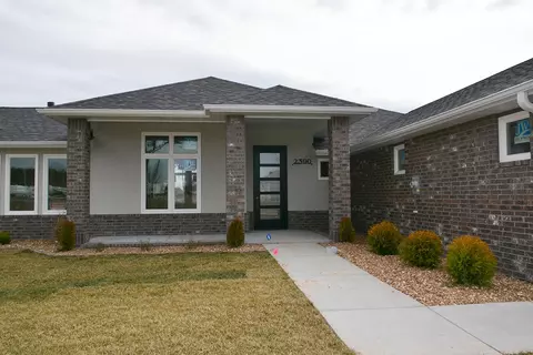 2402 E Swallow St, Springfield, MO 65804 photo 1