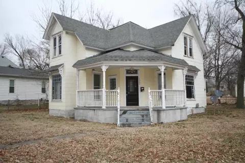 1300 N Clay Ave, Springfield, MO 65802 photo 1