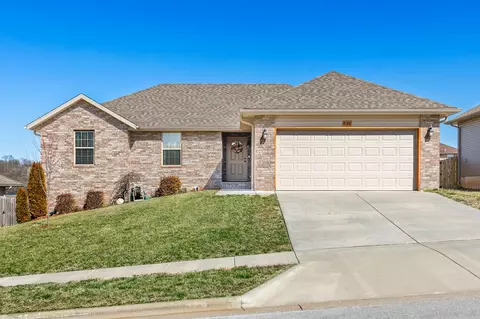 4388 N Katrina Ave, Springfield, MO 65803 photo 1