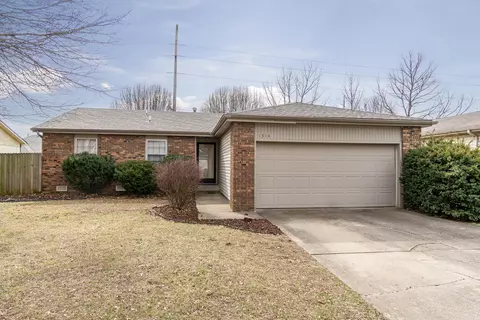 1314 W Downing St, Springfield, MO 65807 photo 1