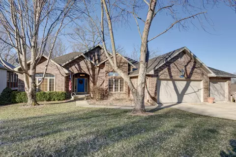 1909 S Pin Oak Dr, Springfield, MO 65809 photo 1