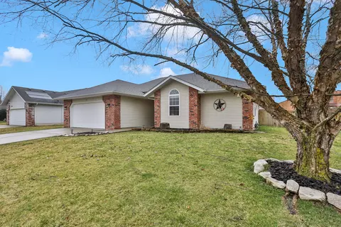 1210 School St, Ozark, MO 65721 photo 1