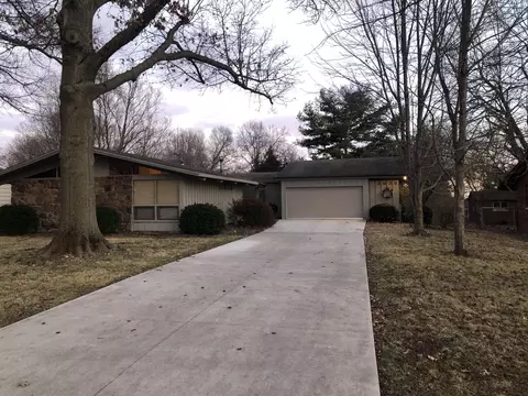 2628 E Crestview St, Springfield, MO 65804 photo 1