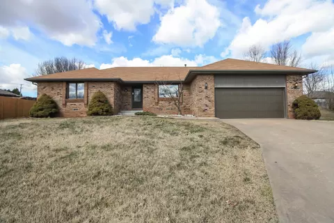 1405 Windsor Ct, Nixa, MO 65714 photo 1