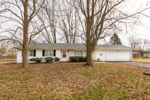 1140 Porter Ave, Aurora, MO 65605 photo 1