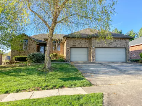 906 E Turnbridge St, Springfield, MO 65810 photo 1