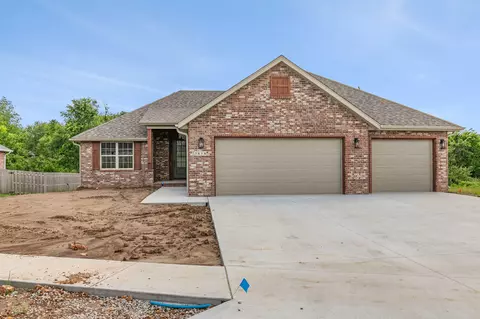 3818 W Stonehinge Dr, Springfield, MO 65807 photo 1