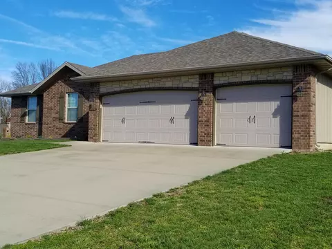 190 Sparrow Ln, Willard, MO 65781 photo 1